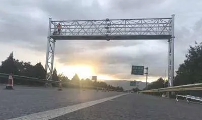  你知道高速龍門架的作用嗎？   